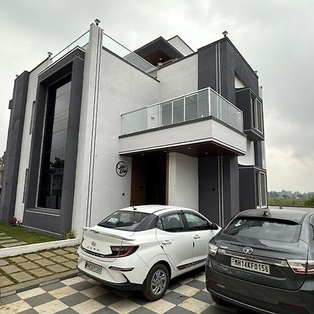 Sara Villa Lonavala Esterno foto