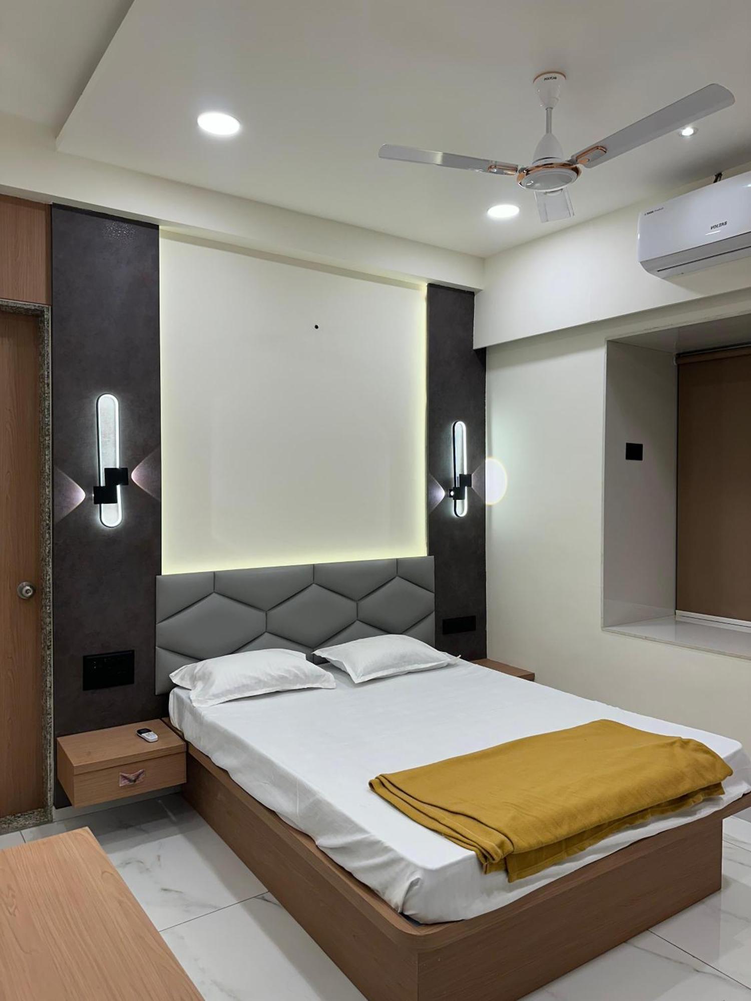 Sara Villa Lonavala Esterno foto
